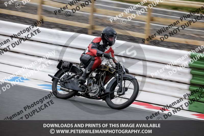 Vintage motorcycle club;eventdigitalimages;mallory park;mallory park trackday photographs;no limits trackdays;peter wileman photography;trackday digital images;trackday photos;vmcc festival 1000 bikes photographs